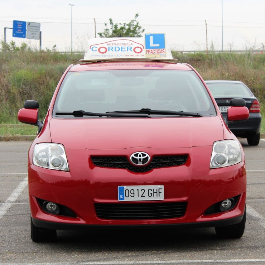 Permisos de conducir autoescuela en León