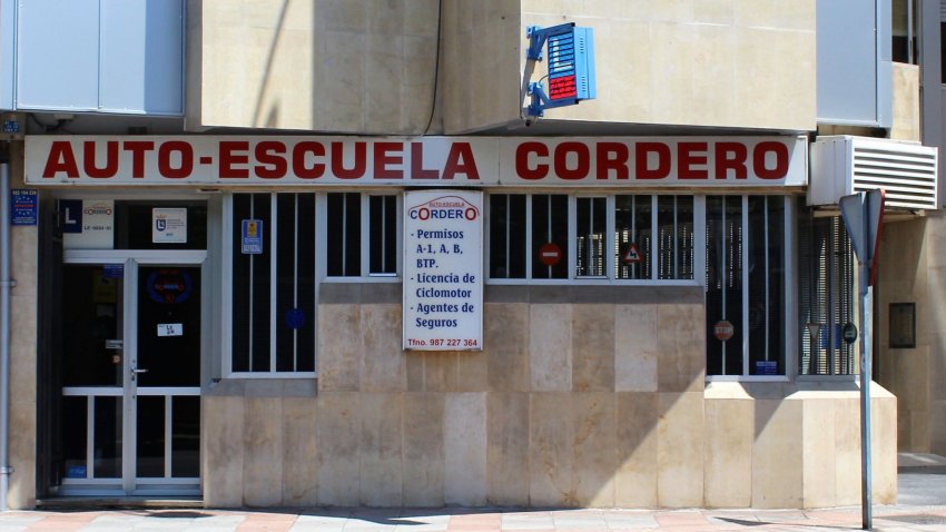 Autoescuela Cordero en  León